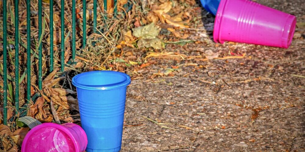 WM trash can WM trash can